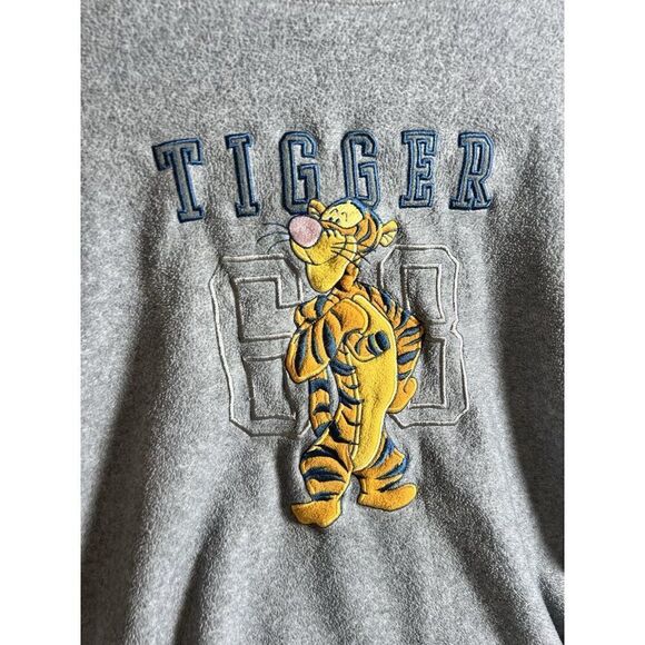 Vtg Disney's Winnie The Pooh Tigger  Embroidered Sweatshirt Adult XLarge      G - Picture 1 of 6